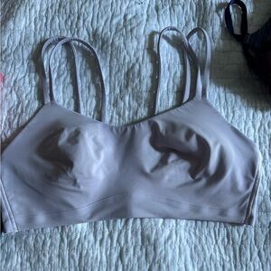 Lululemon like a cloud bra